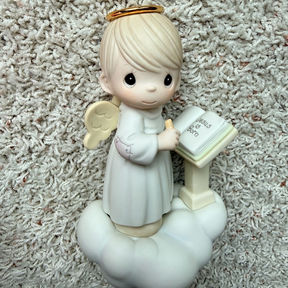 Precious Moments "Jesus is Born" Nativity Addition - New
